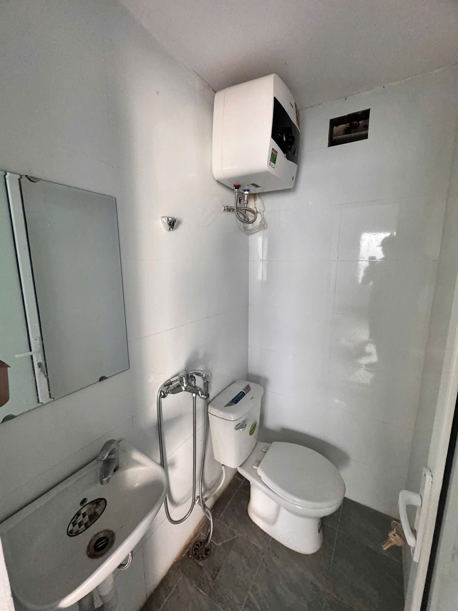 Cho thuê nhà ngõ 191 Kim Ngưu, 35m2, 3 tầng, 2 ngủ kk to, 10 Triệu KD, VP, ở gđ - Ảnh 4
